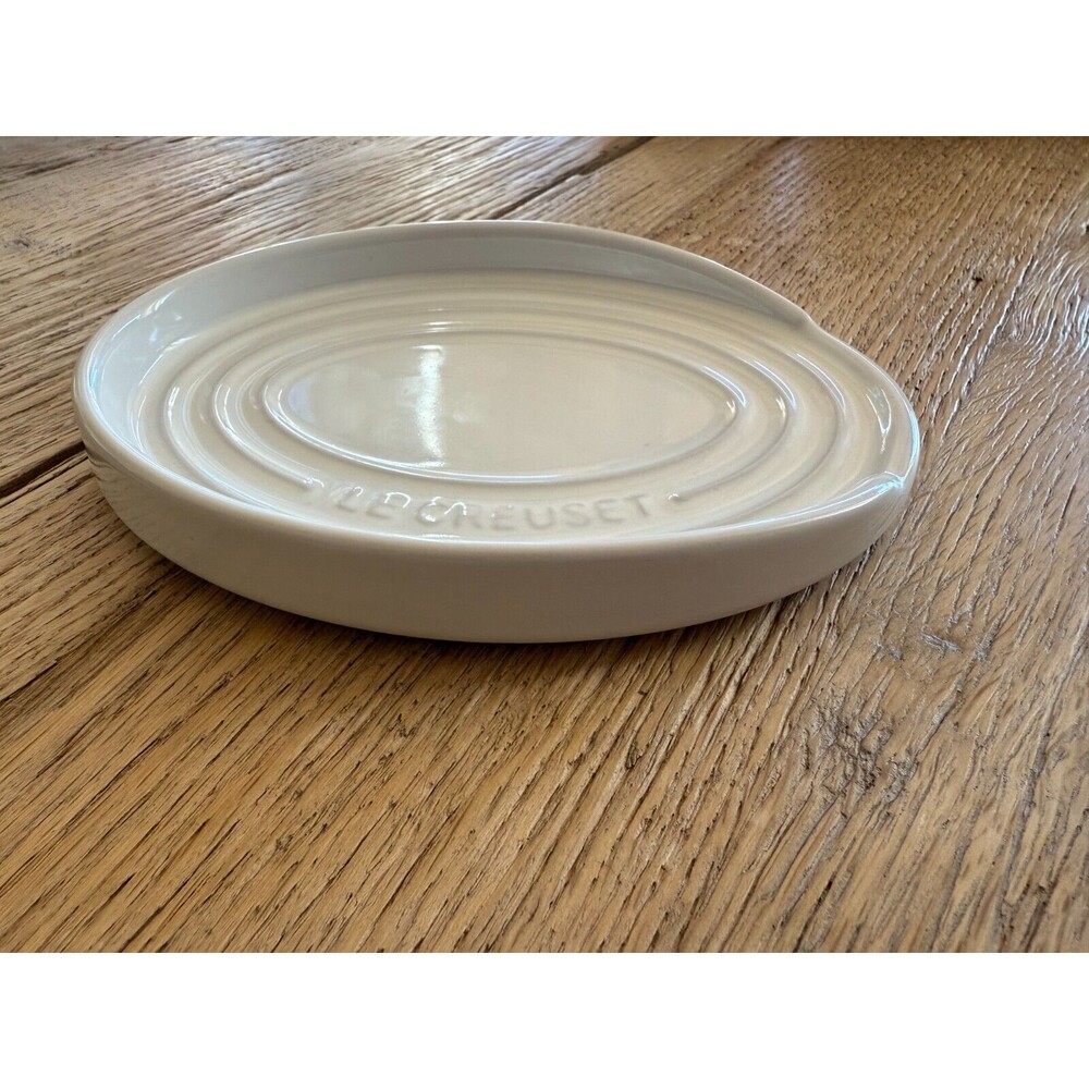 Le Creuset Stoneware Oval Spoon Rest White NEW - Picture 4 of 5